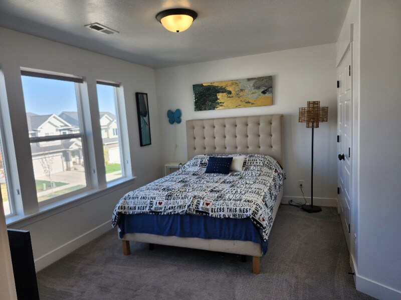 Building Photo - 99 N Lasalle Dr