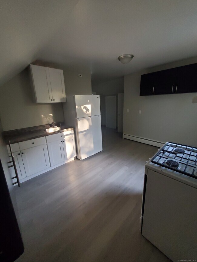Building Photo - 432 Dixwell Ave