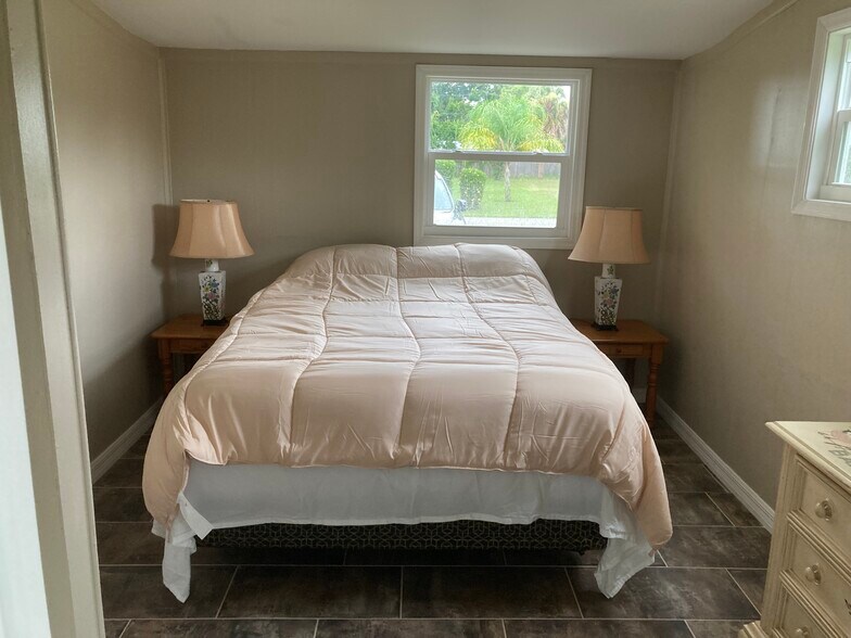 Bedroom - 1561 5th Ct