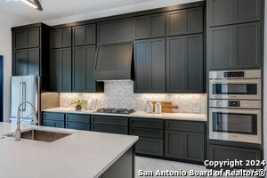 Building Photo - 10111 Ivory Canyon