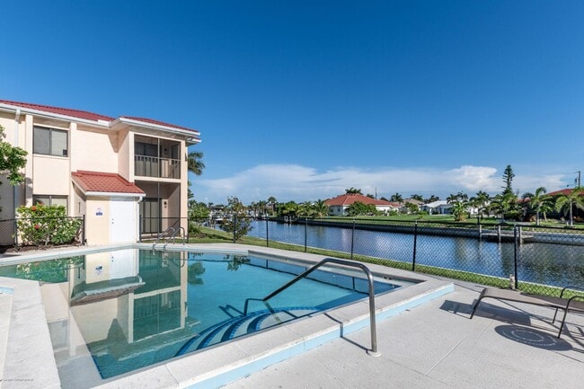 Building Photo - WATERFRONT- 2-BEDROOMS, 2-BATH- PUNTA GORD...