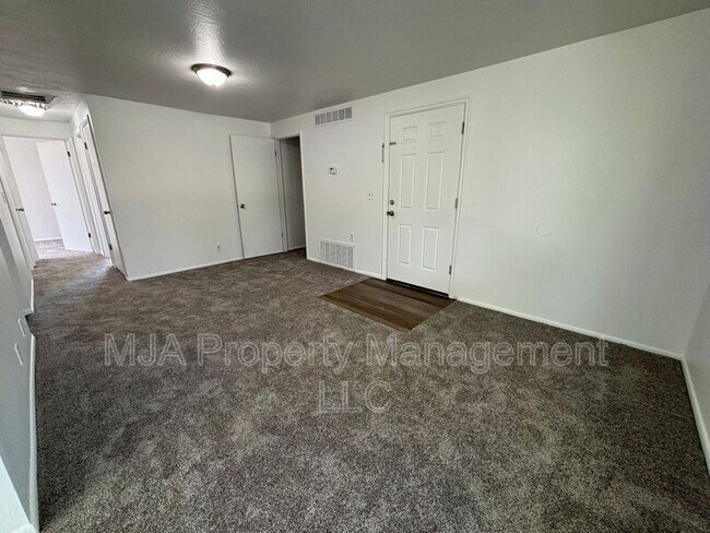 Building Photo - 4642 S Arlington Park Dr
