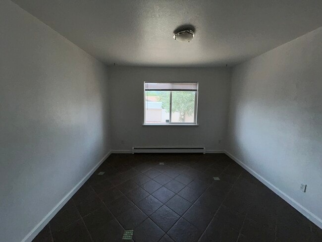 Building Photo - 2867 Pinyon Ave