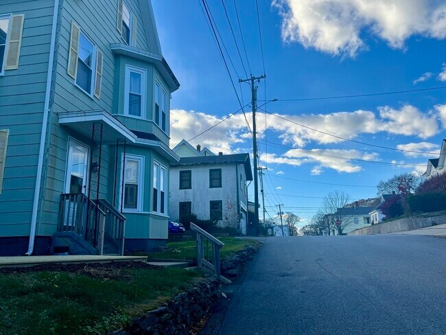 Building Photo - 14 Richmond St