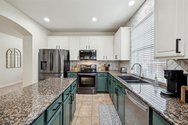 Building Photo - 1261 Golf Club Dr