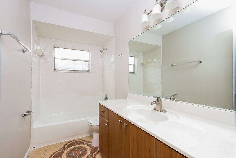 Building Photo - 1162 Fernlea Dr