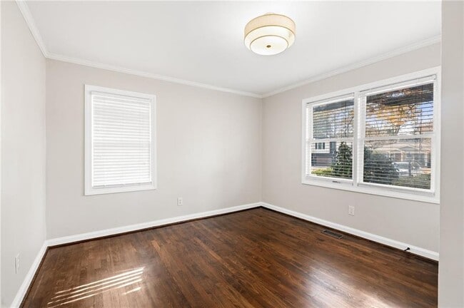 Building Photo - 1135 Vista Trail NE