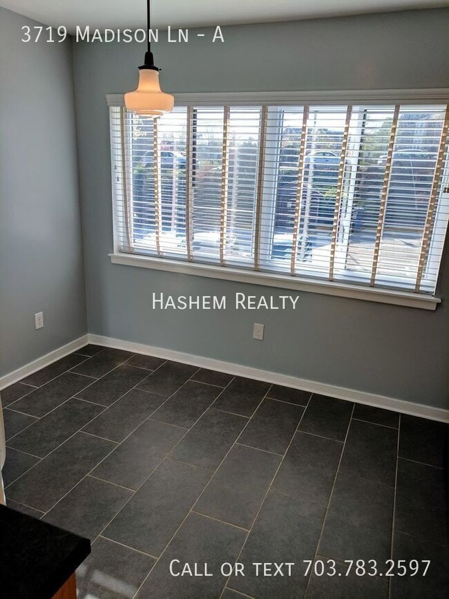 Building Photo - 3719 Madison Ln