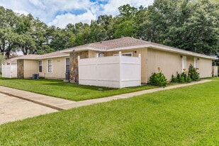 Building Photo - 8180 Stonebrook Dr