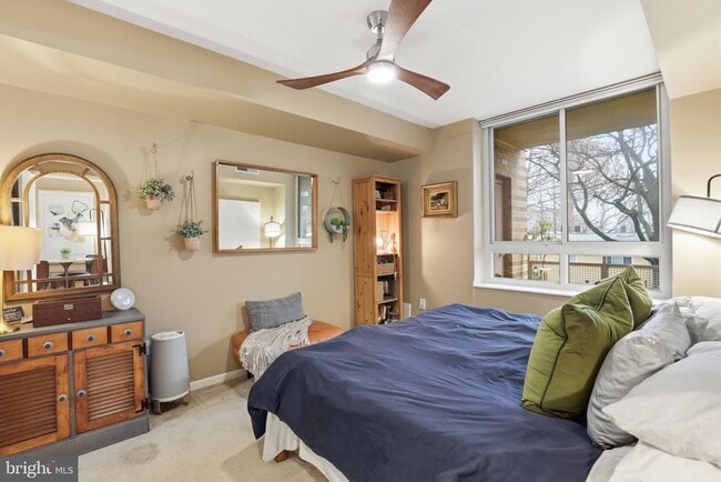 Building Photo - 350 G St SW