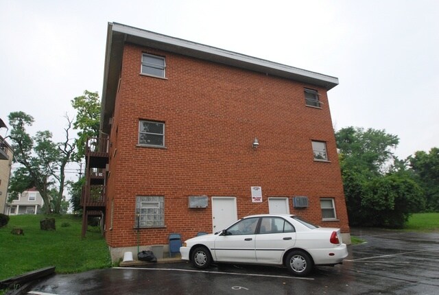 Building Photo - 2686 Montana Ave