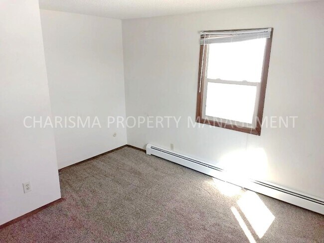 Building Photo - 2 BD - WHEN LOCATION, COMMUNITY AND PRICE MATTER...THIS IS THE PLACE FOR YOU!