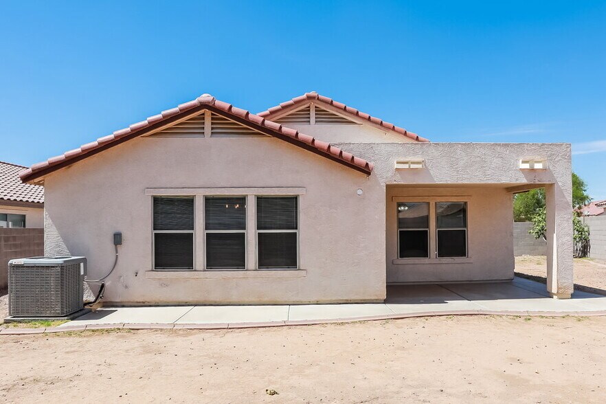 Building Photo - 11225 E Quicksilver Ave