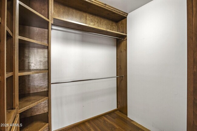 Building Photo - 9222 E Rimrock Dr