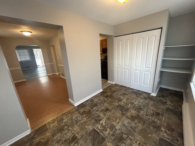 Building Photo - 3 Bedroom SemiDetached home