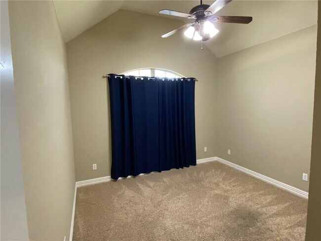 Building Photo - 4221 N Zion Valley Dr