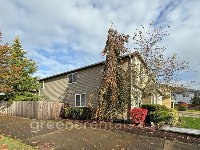 Building Photo - 4BR/2.5BA with Bonus Loft and Den in Lacey