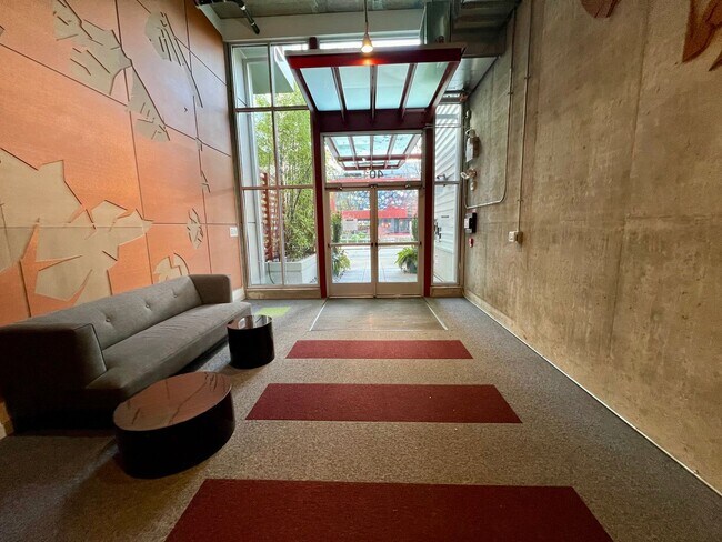 Building Photo - Veer Lofts Condominiums - South Lake Union