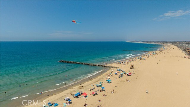 Building Photo - 2214 W Oceanfront