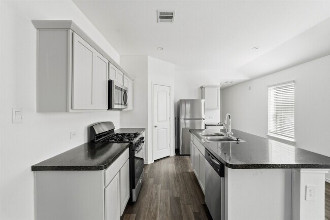 Building Photo - 5215 Mossdale Blf Ln