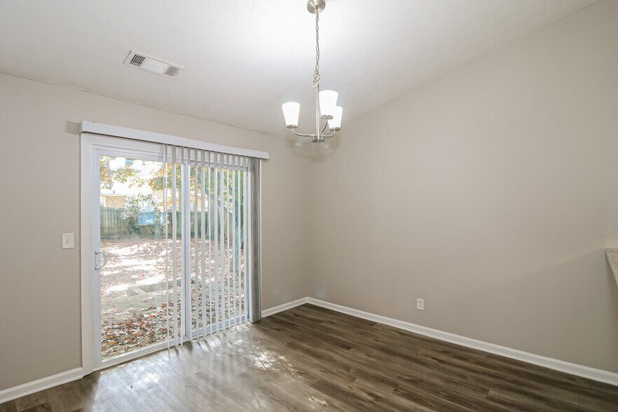 Building Photo - 1394 Luther Way