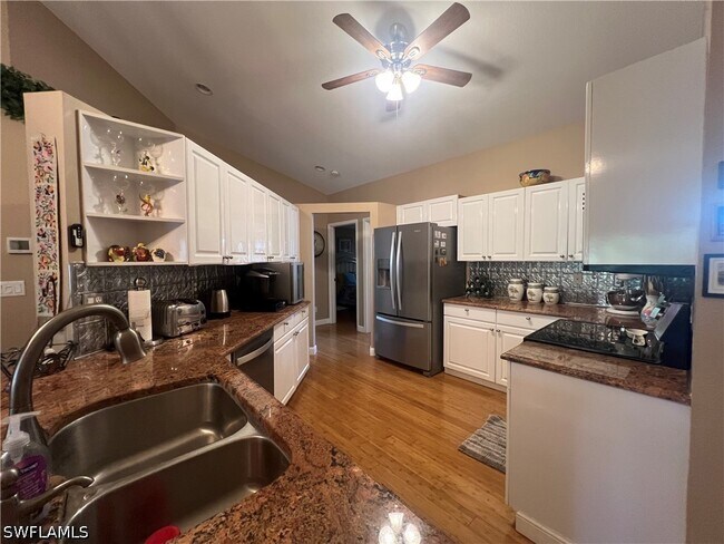 Building Photo - 975 Partridge Cir