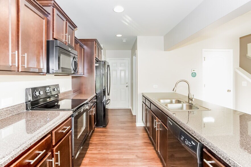 Building Photo - 9918 Portaferry Dr