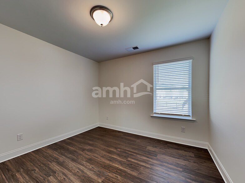 Building Photo - 116 Garrison Grv Ct