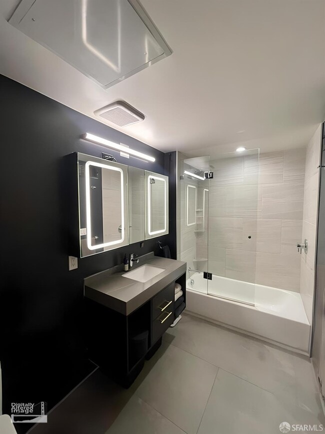 Building Photo - 230 7th St