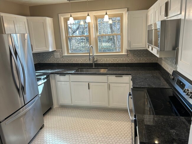 Updated kitchen - 269 E Eastland St