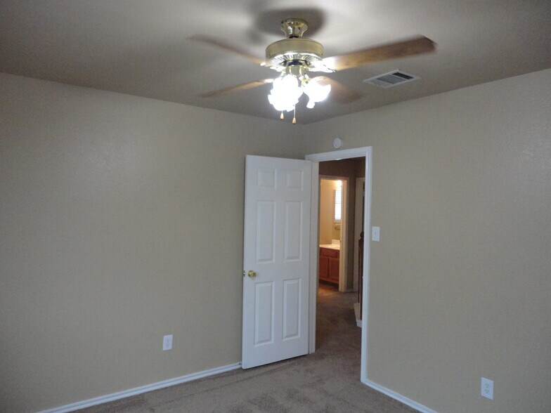 Building Photo - 1114 Black Locust Drive West