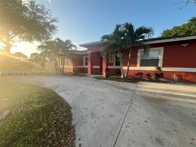 Building Photo - 3421 SW 12th Pl
