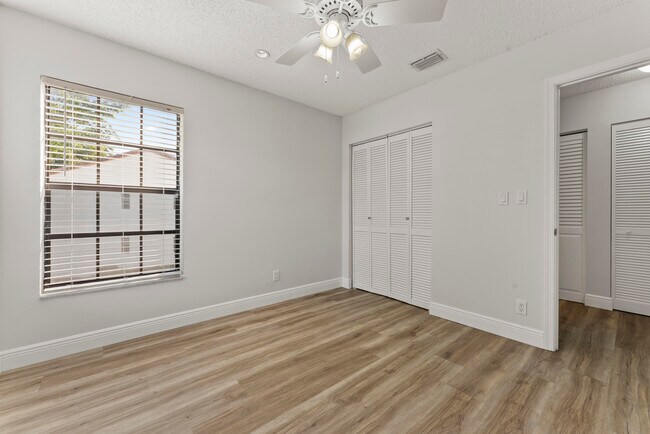 Building Photo - 2900 Olivewood Terrace