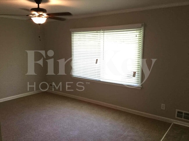 Building Photo - 1760 Danrich Dr