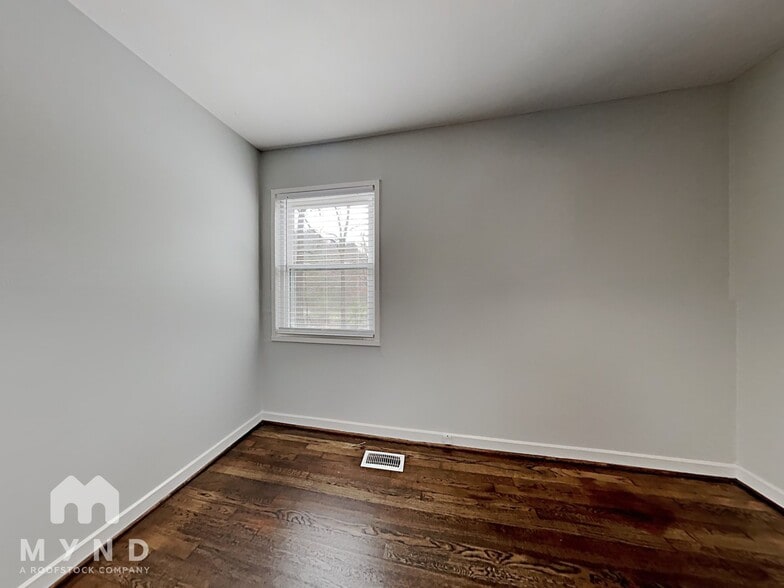 Building Photo - 8757 Sunset Dr