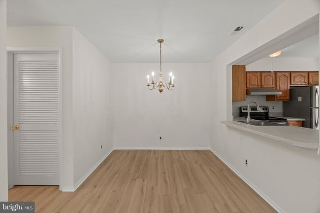 Building Photo - 330B Delancey Pl