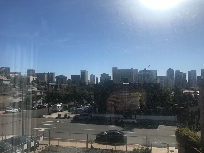 Building Photo - MOVE IN READY! Minutes from Little Italy! ...