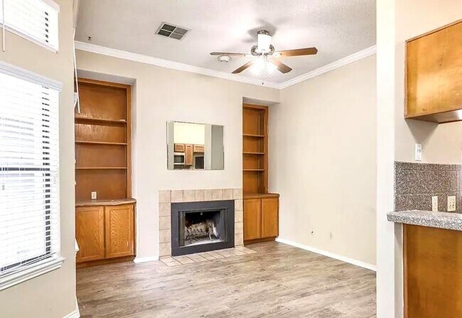 Building Photo - 2802 Nueces St