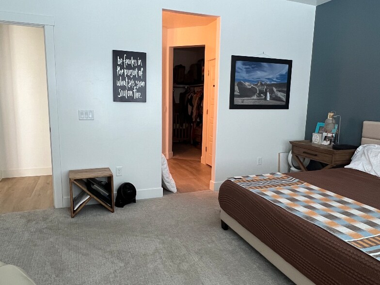 Building Photo - 2998 Photinia Dr