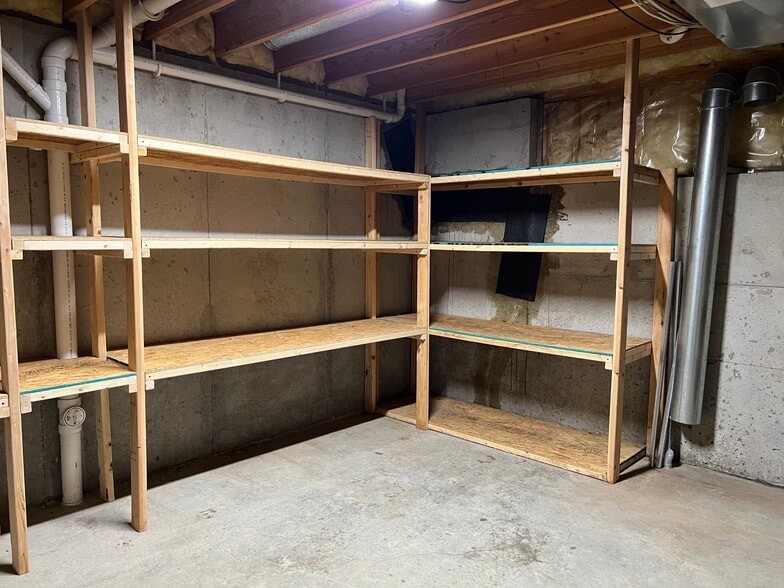 Utility room - 4701 Rainbow Trout Dr