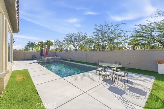 Building Photo - 61 Cabernet