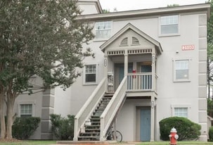 Building Photo - 2510 Avent Ferry Rd
