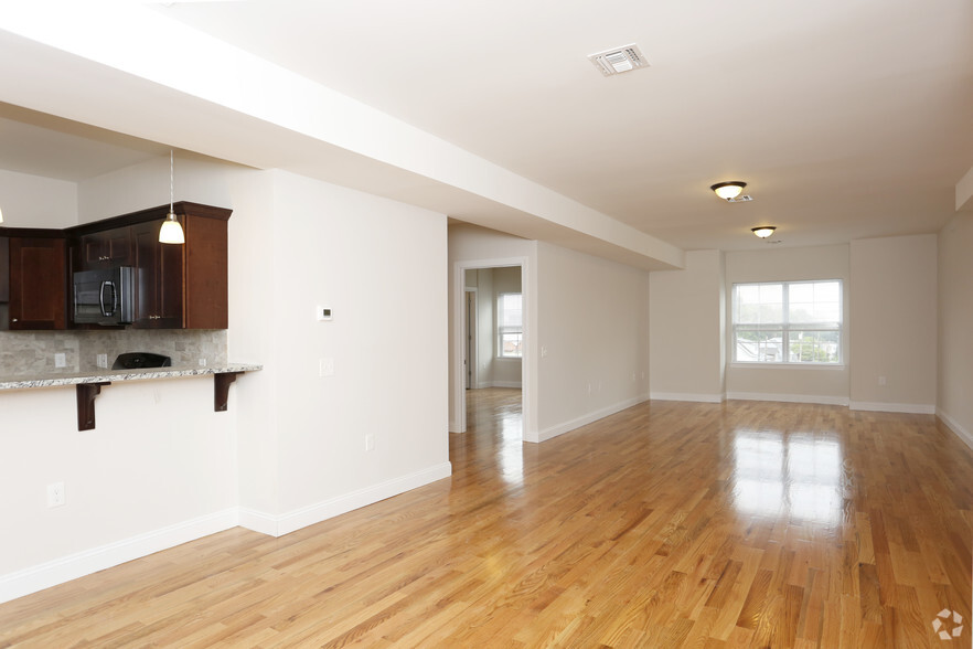 Living Room - Hilltop Apartments of Totowa