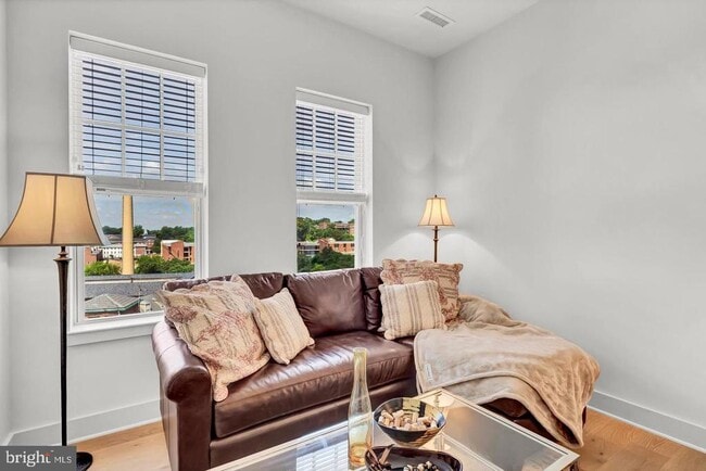 Building Photo - 6803 Cameron Dr NW