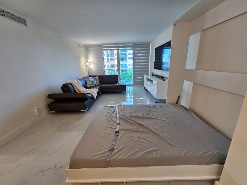 Building Photo - 2501 S Ocean Dr