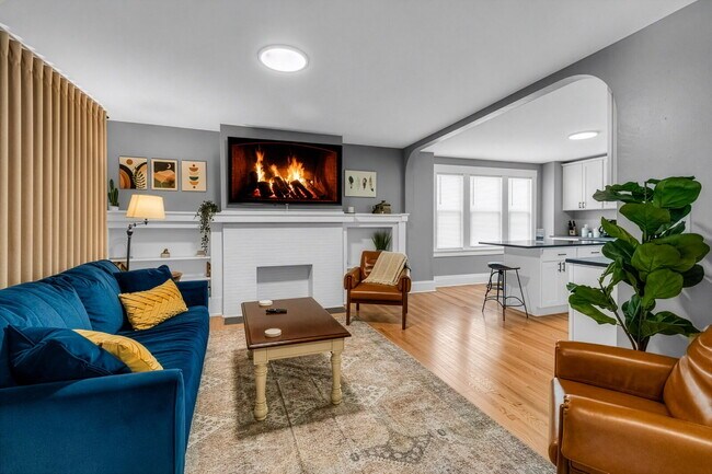 Building Photo - Furnished 4-Bedroom, 2-Bath Lower Unit in North Buffalo