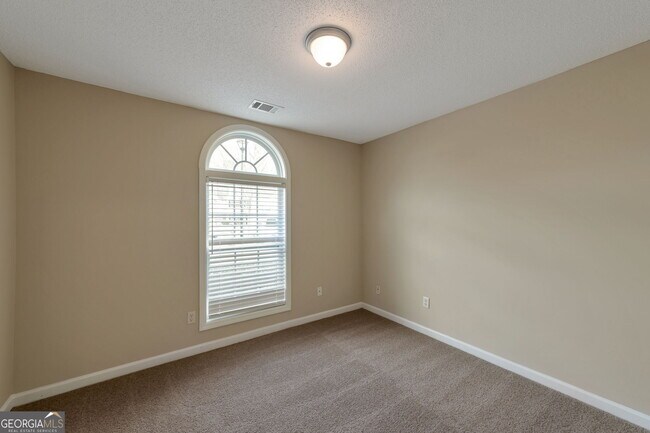 Building Photo - 4750 Buckeye Pl