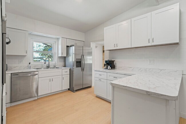 Building Photo - 12296 144th Ln