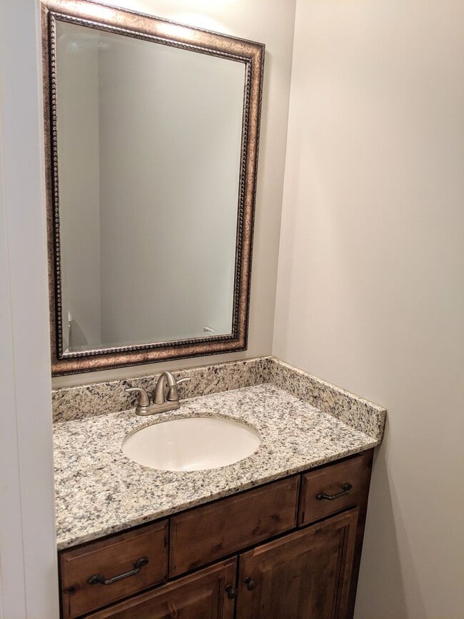 Building Photo - Beautiful Home in the CENTER of LAFAYETTE!!