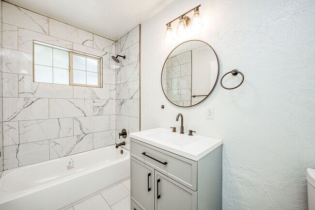 Building Photo - Adorable 3 BR 1 BA Home In A Well Desired Clovis Neighborhood - Available Soon!